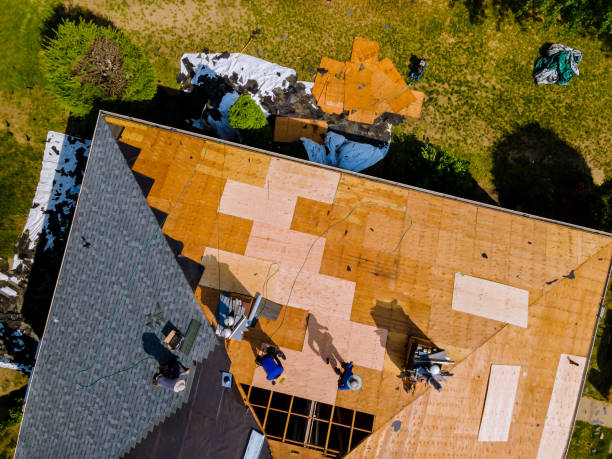 Best Roof Maintenance Services  in Lake Mills, WI